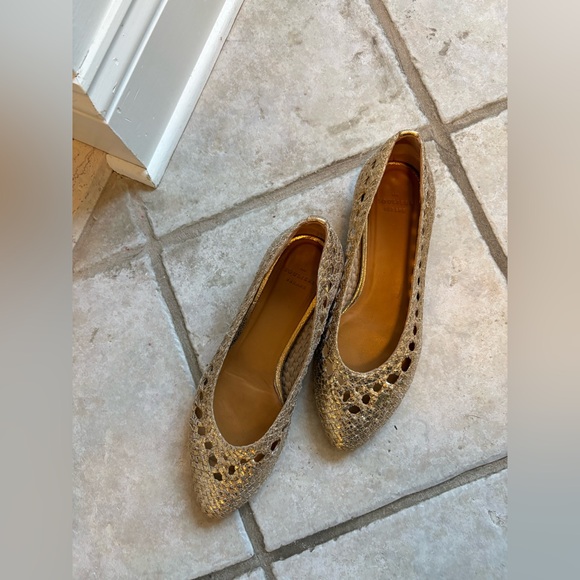 Sezane Gold Textured Women's Flats - Picture 6 of 6